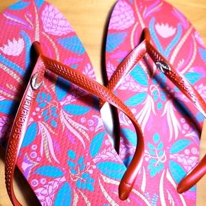 Havainas Multi Pink Tropical Flip Flops 💖